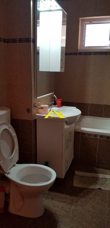apartament-3-camere-zona-cetate-3