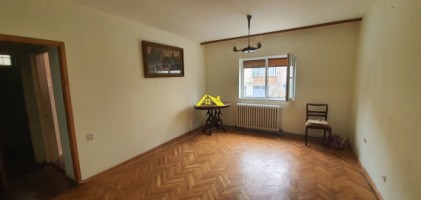 apartament-4-camere-cu-garaj-in-caroline-motilor-3