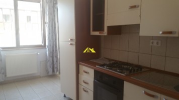 apartament-3-camere-decomandate-cetate-2