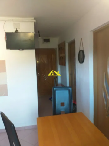 apartament-cu-2-camere-de-inchiriat-cetate-2