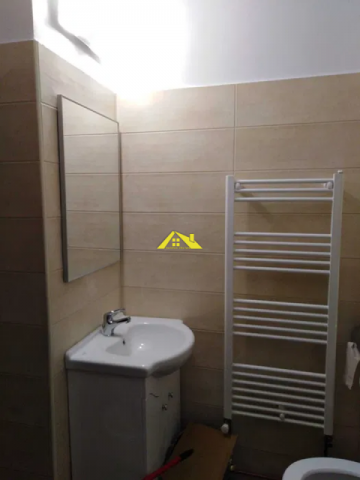 apartament-cu-4-camere-de-inchiriat-decomandat-centrala-proprie