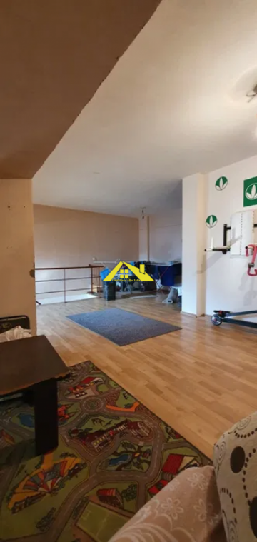 apartament-cu-scara-interioara-cetate-1