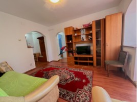 inchiriere-apartament-2-camere-semidecomandat-podu-ros-2