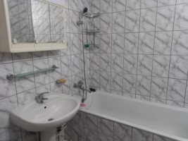 apartament-2-camere-zona-stejari-decomandat-pret-270-euro-4