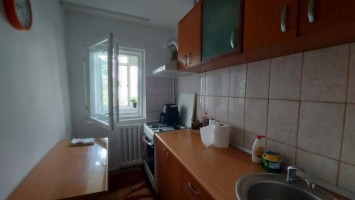 garsoniera-de-vanzare-zona-mall-etaj-3-pret-33500-euro-neg-1