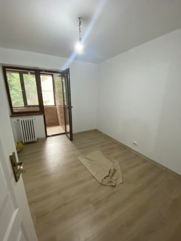 apartament-3-camere-zona-scoala-nr-7-56000-euro-negociabil-1