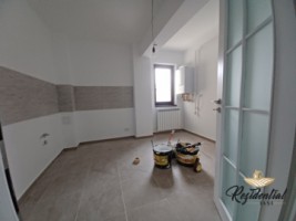 apartament-3-camere-rond-era-81-mp2-bai-una-cu-geam-bloc-nou-mutare-imediata-5