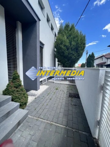 casa-de-vanzare-moderna-cu-7-camere-si-370-mp-terenalba-iulia-zona-cetate-6