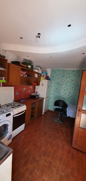 central-z-rudului-parter-casa-2cam-baie-bucat-65000-euro-2