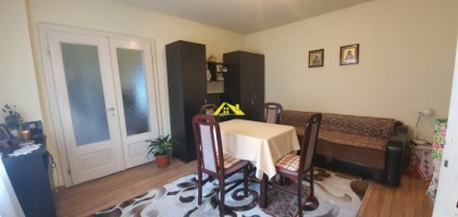 casa-cu-etaj-langa-sebes-1