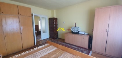 casa-cu-etaj-langa-sebes-6