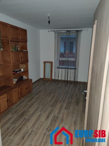 apartament-cu-3-camere-si-curte-proprie-in-sibiu-zona-c-cisnadiei-3