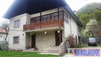 vila-5-camere-teren-800-mp-de-vanzare-in-apa-sarata-campulung-muscel-arges-ideala-pentru-locuinta-de-familie-1