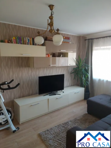 apartament-3-camere-decomandat-et-2-in-cetate-zona-mercur