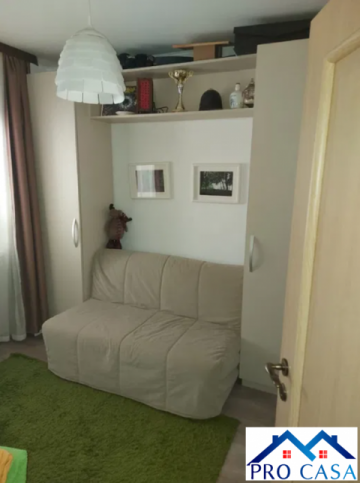 apartament-3-camere-decomandat-et-2-in-cetate-zona-mercur-6