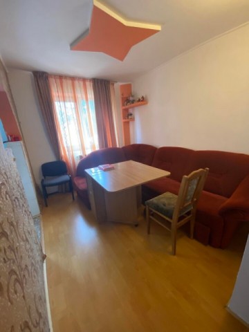 apartament-3-camere-zona-scoala-nr-7-50-mp-utili-300-euro