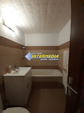 apartament-2-camere-decomandat-etaj-1-zona-ampoi-3-8