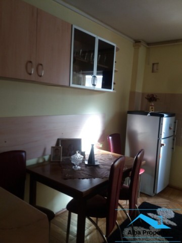 apartament-3-camere-decomandat-zona-cetate-4