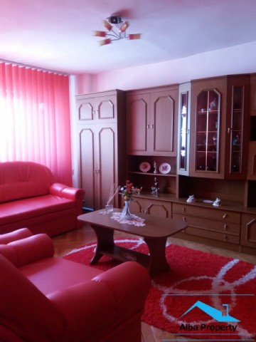 apartament-3-camere-decomandat-zona-cetate