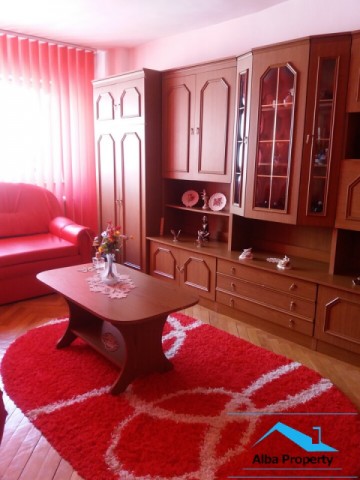 apartament-3-camere-decomandat-zona-cetate-1