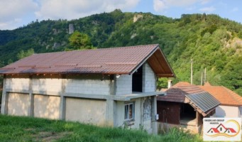 casa-5-camere-suprafata-400-mp-teren-800-mp-cetateni-pret-40000-euro-1