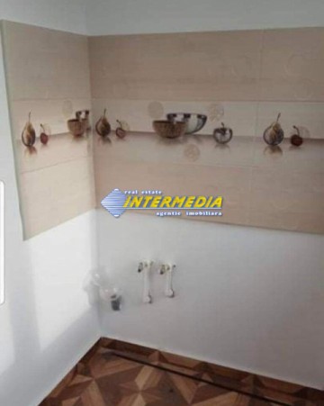 apartament-2-camere-decomandat-in-suprafata-mare-renovat-complet-in-alba-iulia-3