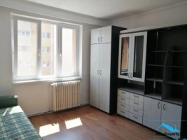 apartament-3-camere-decomandat-pivnita-zona-cetate-2