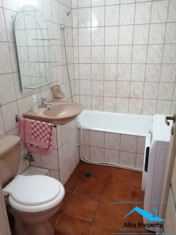 apartament-3-camere-decomandat-pivnita-zona-cetate-6