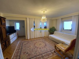 apartament-3-camere-decomandat-de-vanzare-etaj-intermediar-centru-ultracentral-7