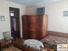 vila-p-1-5-camere-la-etaj-la-parter-cu-doua-spatii-comerciale-280-mp-teren-700-mp-campulung-muscelcentru-sud-pret-200000-euro-5