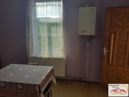 vila-p-1-5-camere-la-etaj-la-parter-cu-doua-spatii-comerciale-280-mp-teren-700-mp-campulung-muscelcentru-sud-pret-200000-euro-13