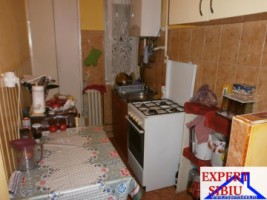 inchiriez-apartament-2-camere-zona-vasile-aaron-3