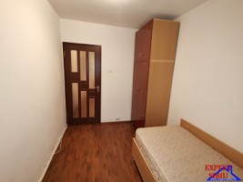 inchiriez-apartament-3-camere-decomandat-zona-vasile-aaron-1