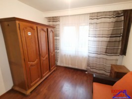 inchiriez-apartament-3-camere-decomandat-zona-vasile-aaron-4