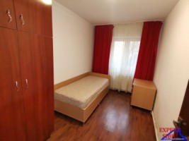 inchiriez-apartament-3-camere-decomandat-zona-vasile-aaron-7