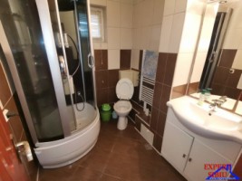 inchiriez-apartament-3-camere-decomandat-zona-vasile-aaron-8