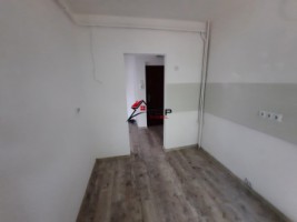 vanzare-apartament-2-camere-podu-ros-renovat-4