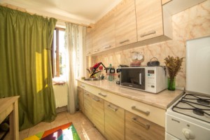 inchiriere-apartament-3-camere-podu-ros-4