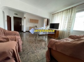 apartament-4-camere-de-vanzare-etaj-1-zona-cetatebulevard-2