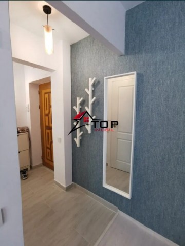 apartament-2-camere-podu-ros-fara-risc-seismic-renovat-mobilat-1