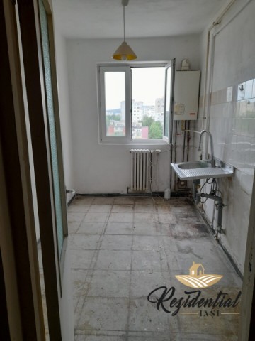 apartament-2-camere-alexandru-cel-bun-baie-cu-geam-liber-4