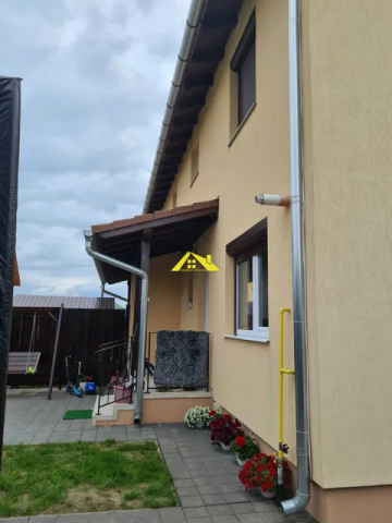 casa-tip-duplex-de-vanzare-piata