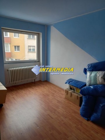 apartament-2-camere-etaj-intermediar-zona-cetate-bulevard-4