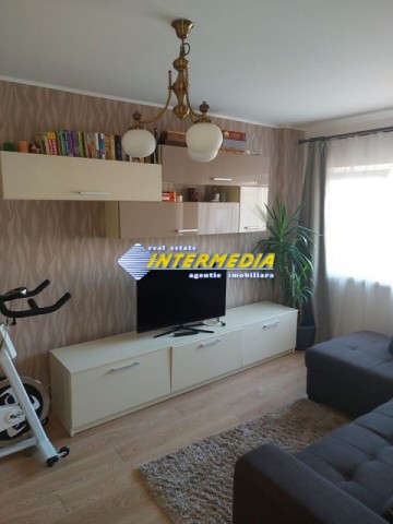 apartament-3-camere-decomandat-finisat-si-mobilat-etaj-2-zona-cetate-8