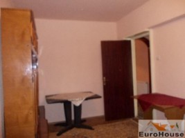 apartament-3-camere-zona-cetate-2