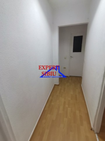 vand-apartament-3-camere-renovatzona-ciresica-4