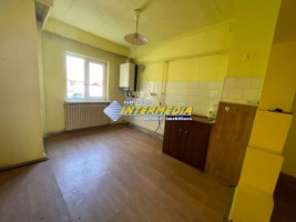 apartament-4-camere-decomandat-2-bai-de-vanzare-in-alba-iulia-zona-substadion-1