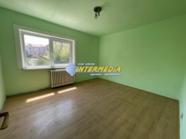 apartament-4-camere-decomandat-2-bai-de-vanzare-in-alba-iulia-zona-substadion-6