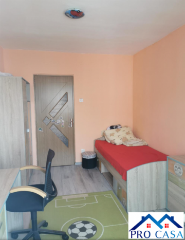 apartament-3-camere-in-cetate-zona-mercur-et3-5