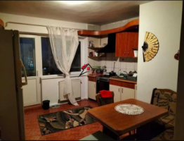 apartament-4-camere-decomandat-podu-ros-sens-giratoriu